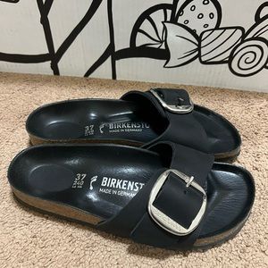 Madrid big buckle black Birkenstocks